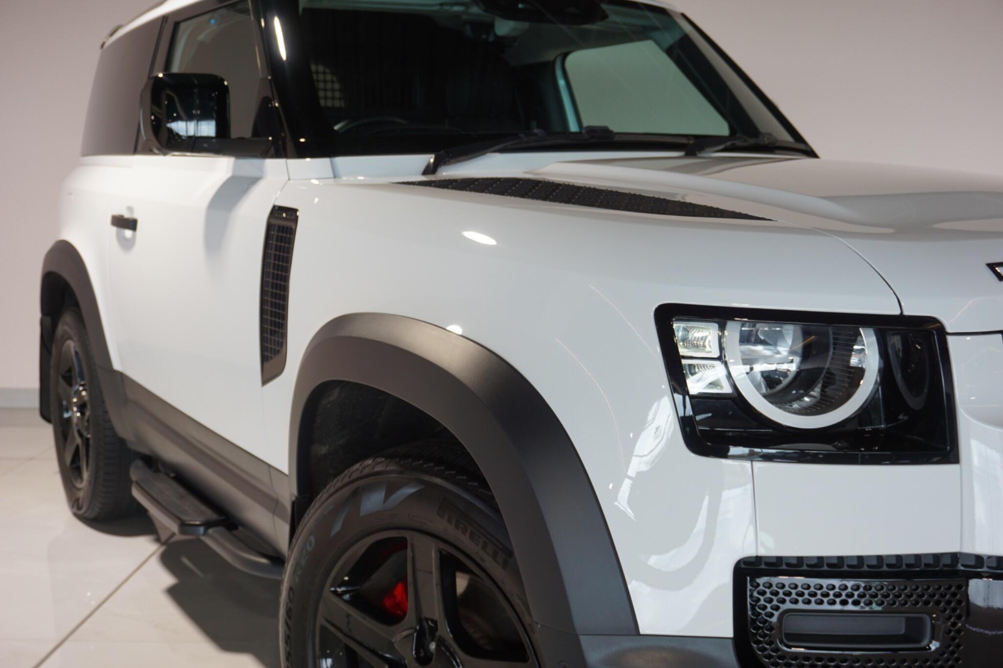 Land Rover Defender 90 3.0 D250 MHEV Hard Top SUV 3dr Diesel Auto 4WD SWB Euro 6 (s/s) (250 ps)